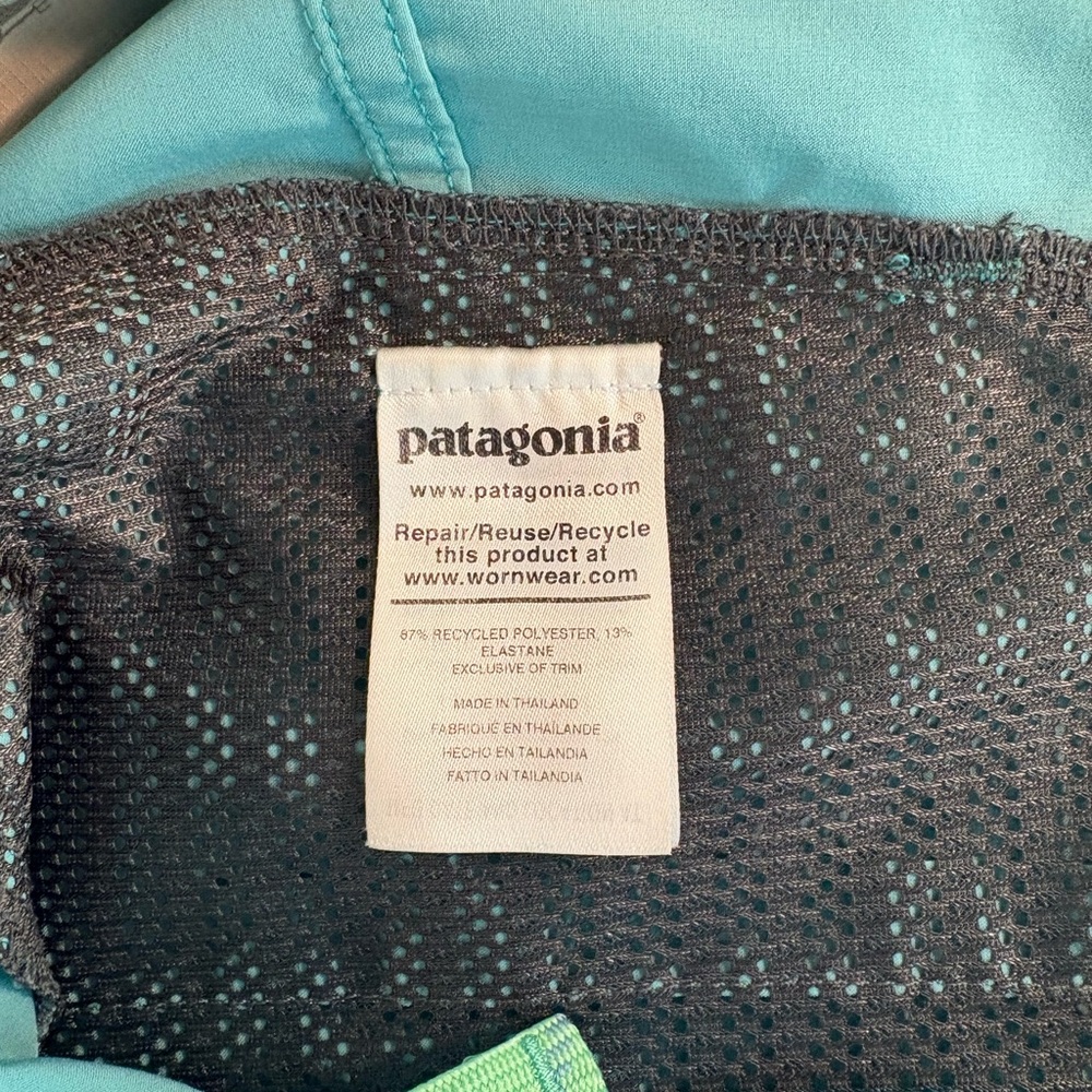 Patagonia Women’s Stretch Hydropeak Boardshorts 8”, Size 10 - Picture 5 of 5